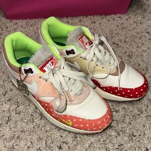 Air Max Nike Red and Cream Sneakers with Polka Dots